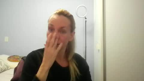 Anny online show from June 19, 2026, 12:26 am