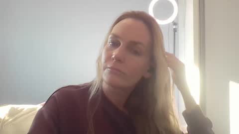 Anny online show from July 28, 2026, 6:53 pm