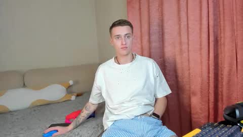 Alex online show from November 2, 2025, 6:21 pm