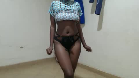 Snapshot of crazyebonie chatting on October 1, 2025, 10:16 pm Ebonie online show from October 1, 2025, 10:16 pm