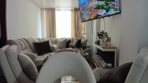 LAURA online show from November 13, 2025, 5:34 pm