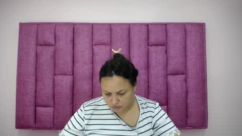 diosalinda online show from January 7, 2026, 4:04 am