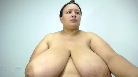 diosalinda online show from February 20, 2026, 5:48 am