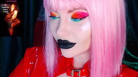 Snapshot of crazypinkyball chatting on December 26, 2024, 11:43 am Roxy online show from December 26, 2024, 11:43 am