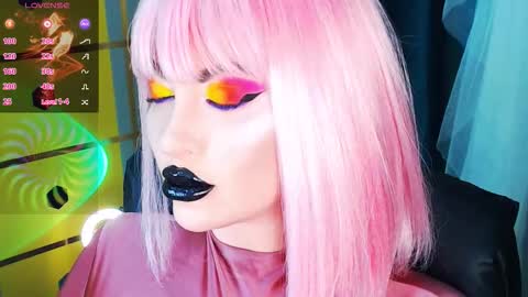 Snapshot of crazypinkyball chatting on September 18, 2025, 2:41 pm Roxy online show from September 18, 2025, 2:41 pm