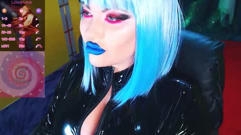 Snapshot of crazypinkyball chatting on November 9, 2025, 2:15 pm Roxy online show from November 9, 2025, 2:15 pm