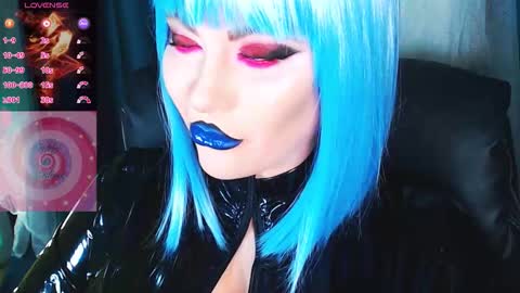 Snapshot of crazypinkyball chatting on November 12, 2025, 3:23 pm Roxy online show from November 12, 2025, 3:23 pm