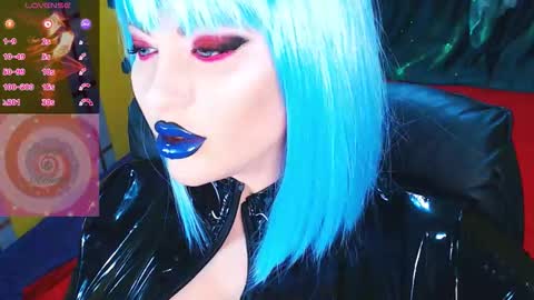 Snapshot of crazypinkyball chatting on November 29, 2025, 2:31 pm Roxy online show from November 29, 2025, 2:31 pm