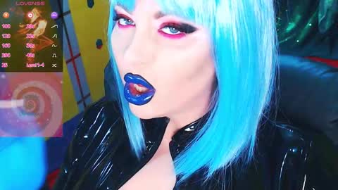 Snapshot of crazypinkyball chatting on November 30, 2025, 2:10 pm Roxy online show from November 30, 2025, 2:10 pm