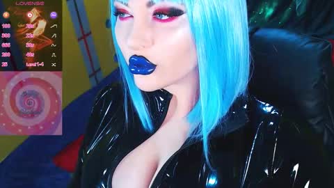 Snapshot of crazypinkyball chatting on December 4, 2025, 3:21 pm Roxy online show from December 4, 2025, 3:21 pm