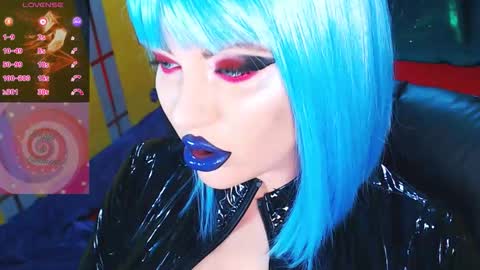 Snapshot of crazypinkyball chatting on December 17, 2025, 2:23 pm Roxy online show from December 17, 2025, 2:23 pm