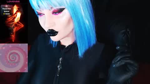 Roxy online show from June 4, 2026, 1:28 pm