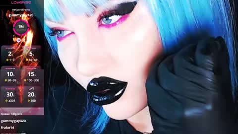 Roxy online show from June 5, 2026, 3:07 pm