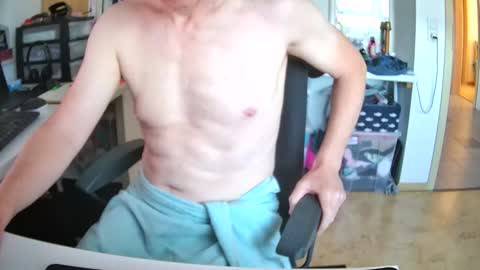 Snapshot of crazystef42 chatting on September 18, 2025, 7:10 am crazystef42 online show from September 18, 2025, 7:10 am