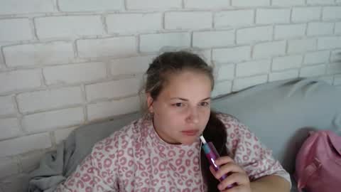 Snapshot of crazyy_girl_ chatting on October 7, 2025, 2:25 pm Crazyy Girl online show from October 7, 2025, 2:25 pm