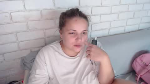 Snapshot of crazyy_girl_ chatting on October 9, 2025, 5:44 pm Crazyy Girl online show from October 9, 2025, 5:44 pm