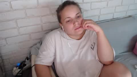 Snapshot of crazyy_girl_ chatting on October 31, 2025, 3:24 pm Crazyy Girl online show from October 31, 2025, 3:24 pm