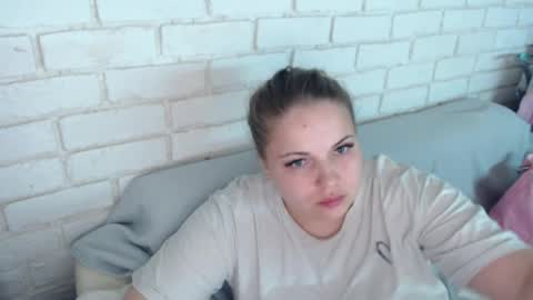 Crazyy Girl  online show from April 8, 2026, 3:12 pm