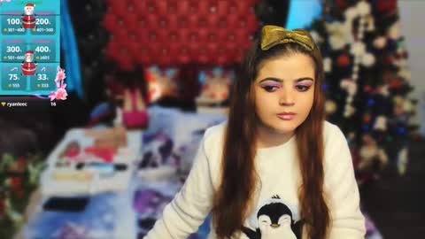 Snapshot of crazzy_pussy chatting on December 22, 2025, 3:31 pm Ana online show from December 22, 2025, 3:31 pm