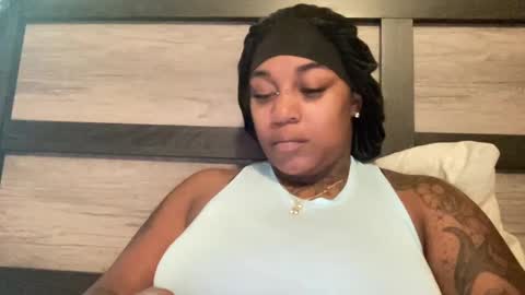 Snapshot of creame_sensation chatting on September 12, 2025, 1:11 pm PHANTOMTARGARYENXXX online show from September 12, 2025, 1:11 pm