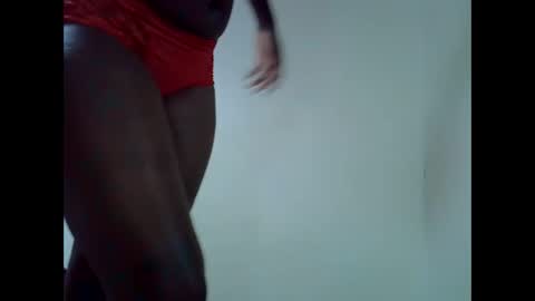 Snapshot of creamiepussyy chatting on March 5, 2026, 8:32 am creamiepussyy online show from March 5, 2026, 8:32 am