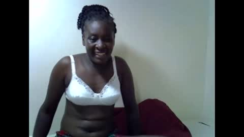 Snapshot of creamiepussyy chatting on March 13, 2026, 9:32 pm creamiepussyy online show from March 13, 2026, 9:32 pm