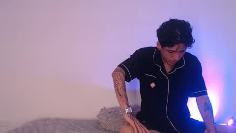  CAMILA Y SEBASTIAN online show from September 29, 2025, 1:00 am