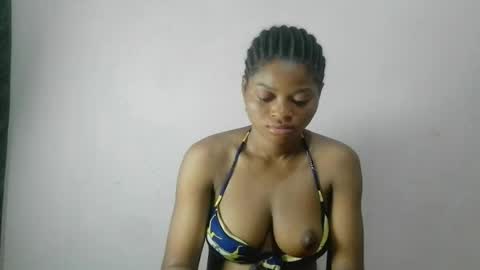 Snapshot of creamy_babyx chatting on May 13, 2026, 12:35 pm Creamy babyx online show from May 13, 2026, 12:35 pm