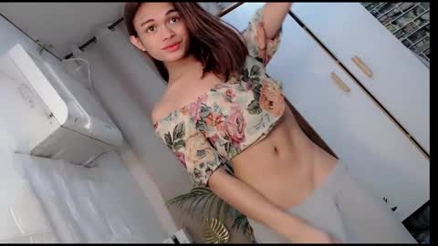 Snapshot of creamy_delilah chatting on October 26, 2025, 10:21 am Delilah online show from October 26, 2025, 10:21 am