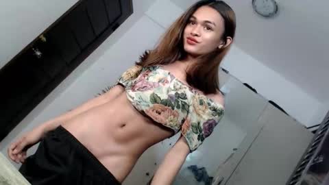 Snapshot of creamy_delilah chatting on December 14, 2025, 5:07 pm Delilah online show from December 14, 2025, 5:07 pm