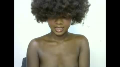 Snapshot of creamybabee chatting on January 28, 2025, 10:23 am queen online show from January 28, 2025, 10:23 am