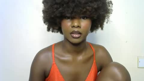 Snapshot of creamybabee chatting on March 2, 2025, 1:15 am queen online show from March 2, 2025, 1:15 am