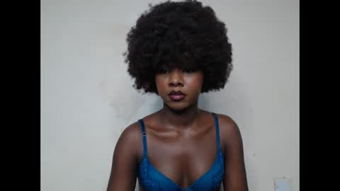 Snapshot of creamybabee chatting on March 5, 2025, 8:42 pm queen online show from March 5, 2025, 8:42 pm