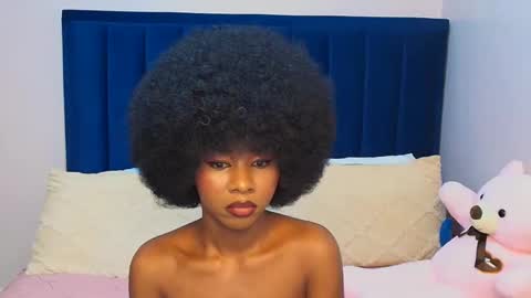 Snapshot of creamybabee chatting on April 23, 2026, 12:12 am queen online show from April 23, 2026, 12:12 am