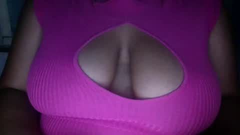 Snapshot of creamycocobabe chatting on January 19, 2025, 7:15 am CreamyCocoBabe online show from January 19, 2025, 7:15 am