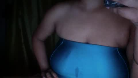 Snapshot of creamycocobabe chatting on March 9, 2025, 4:27 am CreamyCocoBabe online show from March 9, 2025, 4:27 am