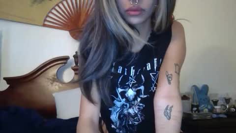 Snapshot of creature_nymph chatting on March 31, 2026, 7:14 pm bunni xoxo online show from March 31, 2026, 7:14 pm
