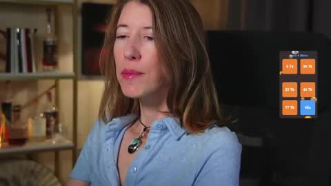 Snapshot of creme_dela_creme chatting on November 13, 2025, 6:51 pm Quinn de la Creme online show from November 13, 2025, 6:51 pm