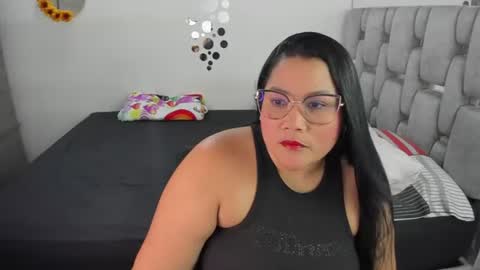 Snapshot of criistal_0 chatting on June 17, 2026, 6:42 pm criistal_0 online show from June 17, 2026, 6:42 pm