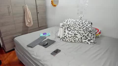 Snapshot of criistal_0 chatting on July 8, 2026, 3:11 am criistal_0 online show from July 8, 2026, 3:11 am