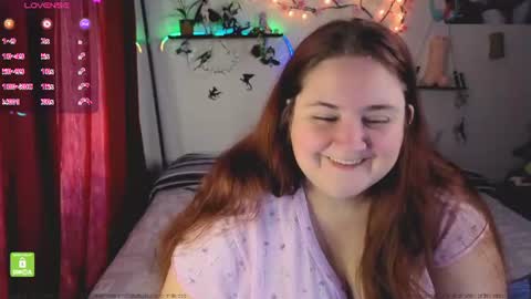 Snapshot of crim0nrose chatting on July 7, 2026, 6:05 am Crimson Rose online show from July 7, 2026, 6:05 am