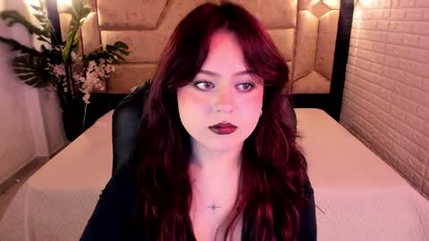 Snapshot of crimson_tati chatting on May 8, 2026, 4:51 am Tatiana online show from May 8, 2026, 4:51 am