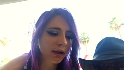 Snapshot of crimsonkitten chatting on April 21, 2026, 11:51 pm Crimson Kitten online show from April 21, 2026, 11:51 pm