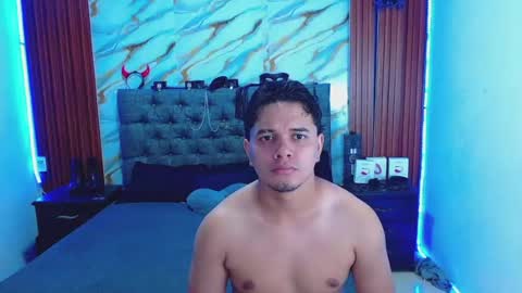 CRISANDMERY online show from August 1, 2026, 4:56 am
