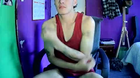 Crisanto online show from May 25, 2026, 10:49 pm