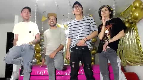 Snapshot of crismens chatting on February 4, 2025, 3:22 am crismens online show from February 4, 2025, 3:22 am