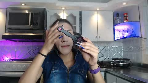 Cristina Onazis online show from April 25, 2026, 5:43 pm