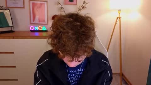 Snapshot of crisp1n chatting on October 21, 2025, 1:34 pm Chris online show from October 21, 2025, 1:34 pm