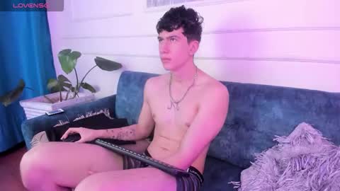 Cris online show from March 17, 2026, 2:16 am