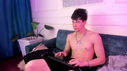 Cris online show from March 18, 2026, 2:26 am